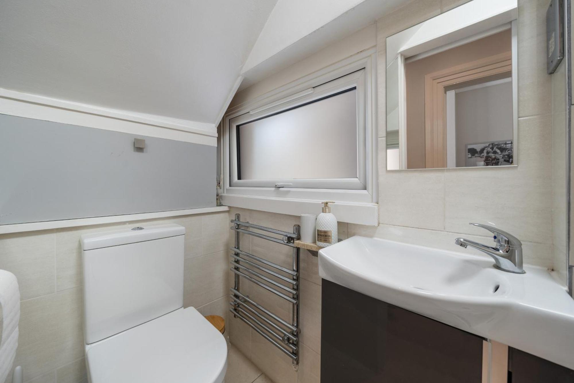 Modern Studio Apartment London Bagian luar foto
